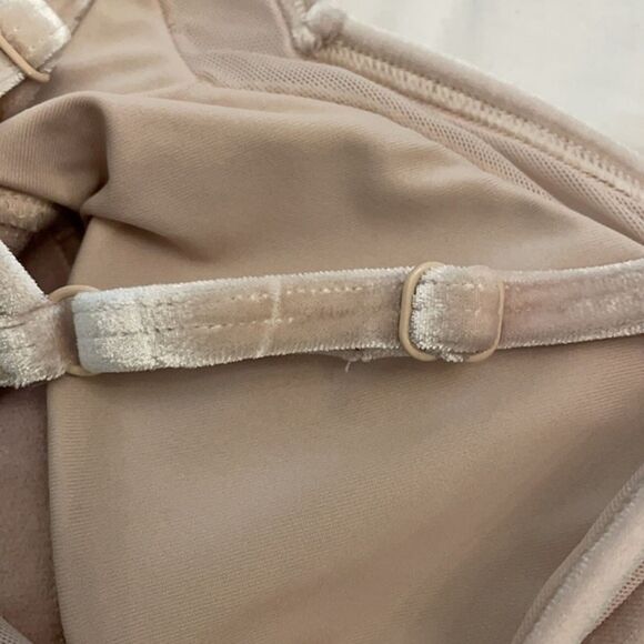 Victoria's Secret Pink Sport Ultimate Lightly Lined Velvet Bralette XS Wireless - Picture 5 of 10